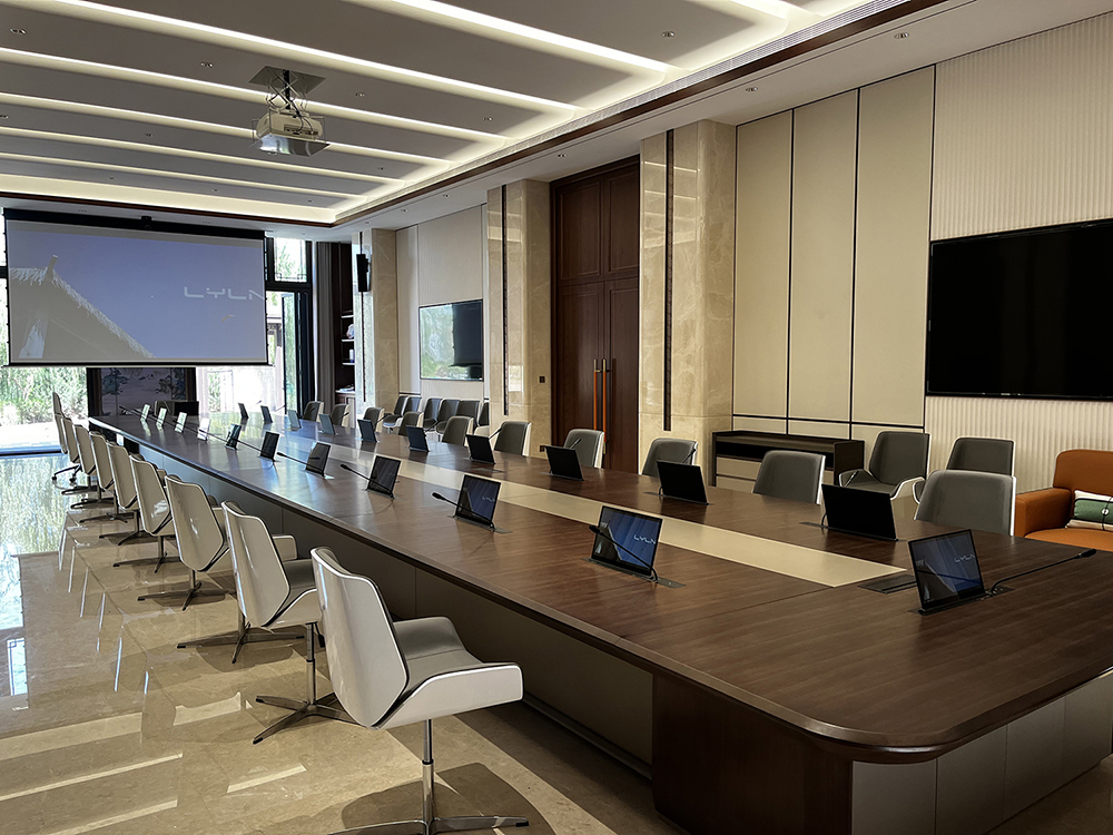 последний случай компании о LYLN Выдвижные мониторы в Испании